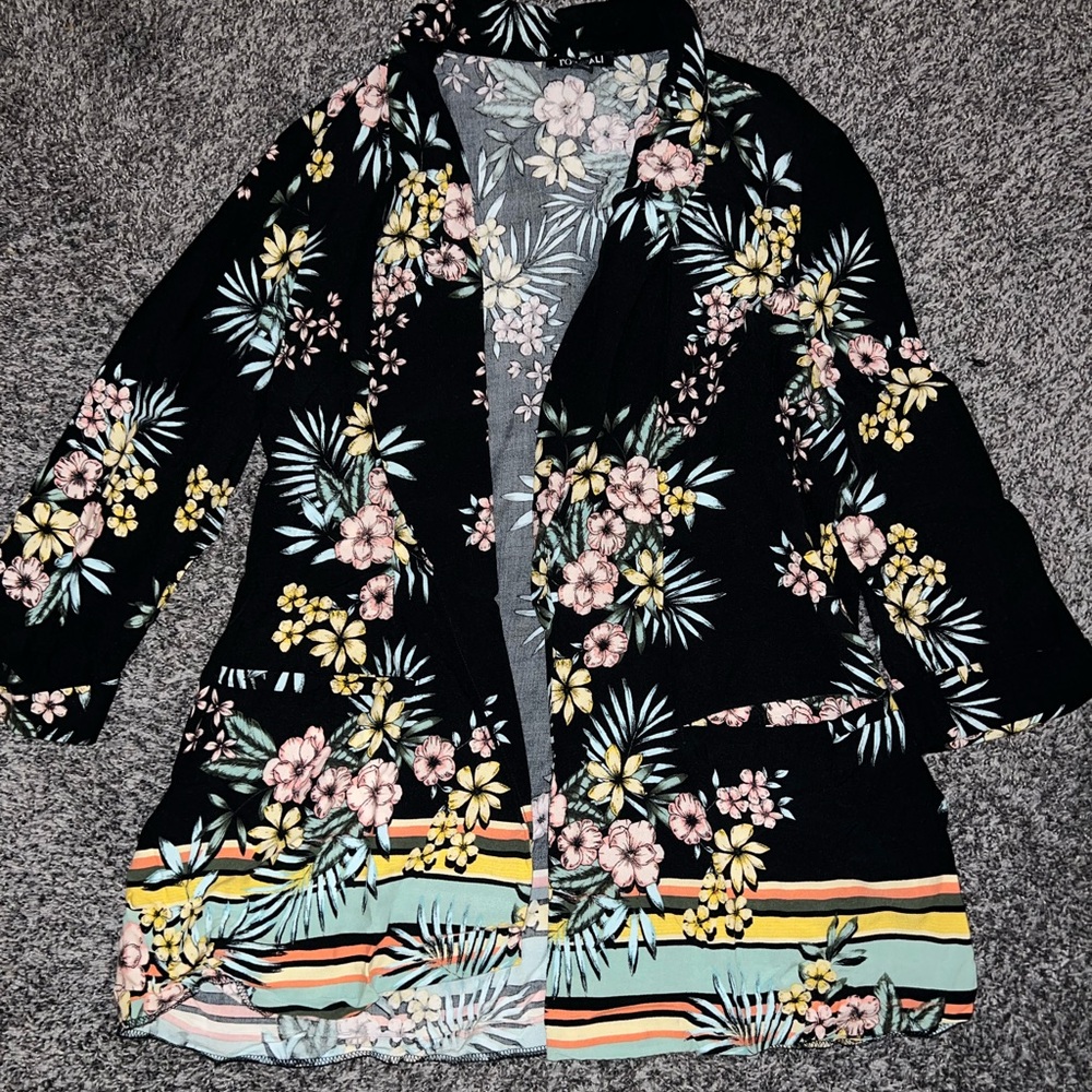 Roz & Ali Black Floral Blazer